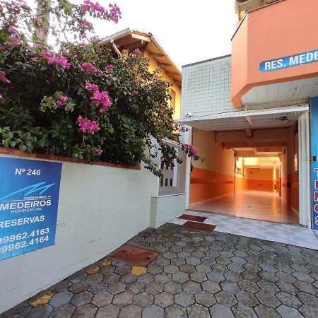 Residencial Medeiros Apartment Guarda do Embau Exterior photo
