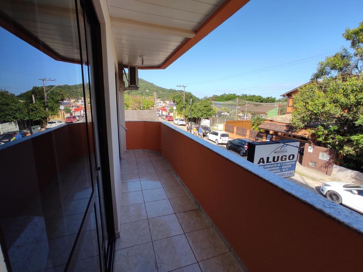 Residencial Medeiros Apartment Guarda do Embau Exterior photo
